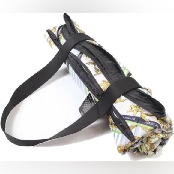 Victorias Secret Packable Blanket Nautical Beach
Picnic Blanket Size 52X57 VS - Picture 5 of 16